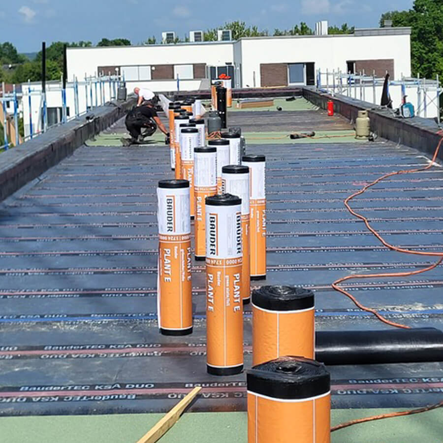 Dachdeckerbetrieb für Flachdacharbeiten