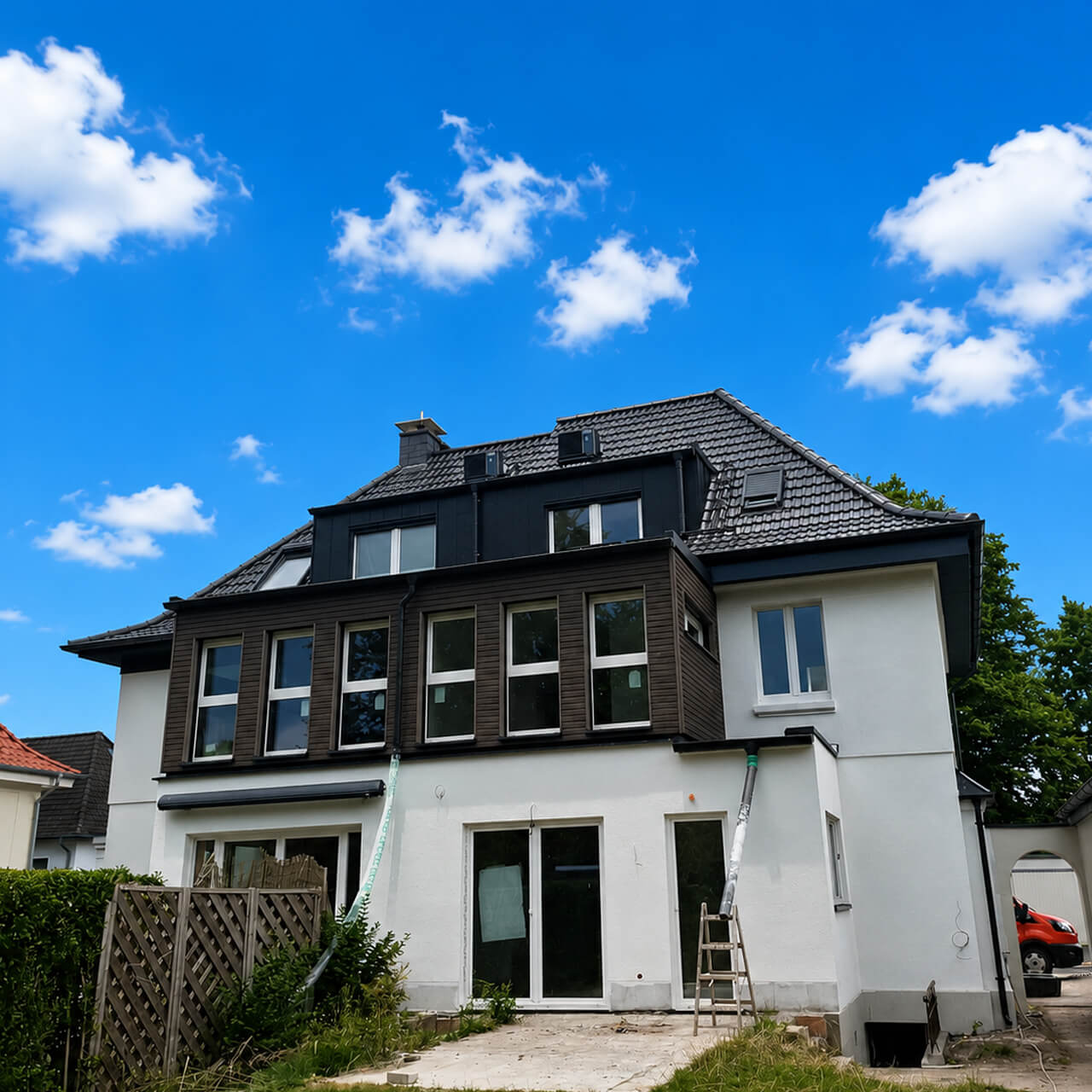 Steildach-Arbeiten durch den Dachdeckerbetrieb